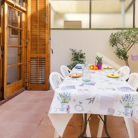 Semesterbostad Mediterranean Town House *